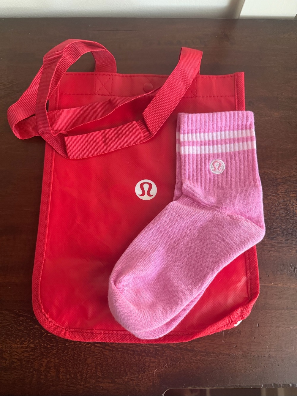NWOT lululemon athletica Daily Essentials Ribbed Crew Socks + small bag